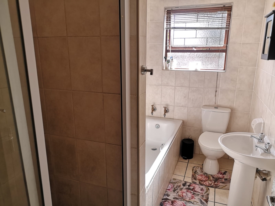 2 Bedroom Property for Sale in Campher Park Eastern Cape